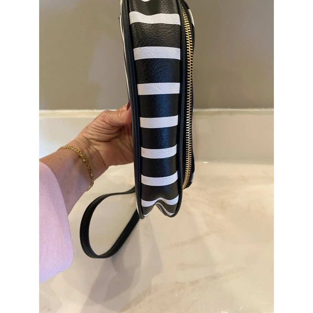 Apt 9 NWOT Crossbody Black & White‎ Striped Purse w/many compartments Travel Bag
